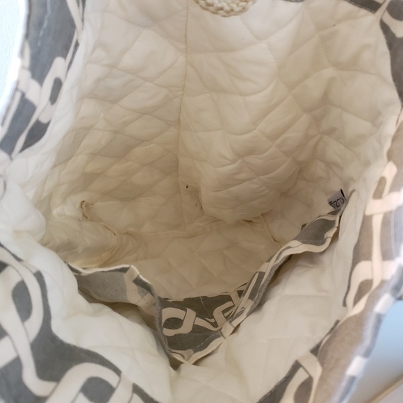 Tote - Picture 2 of 3